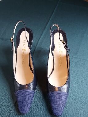 Rene Mancini Navy Textured Cap Slingback Pumps Size 39.5